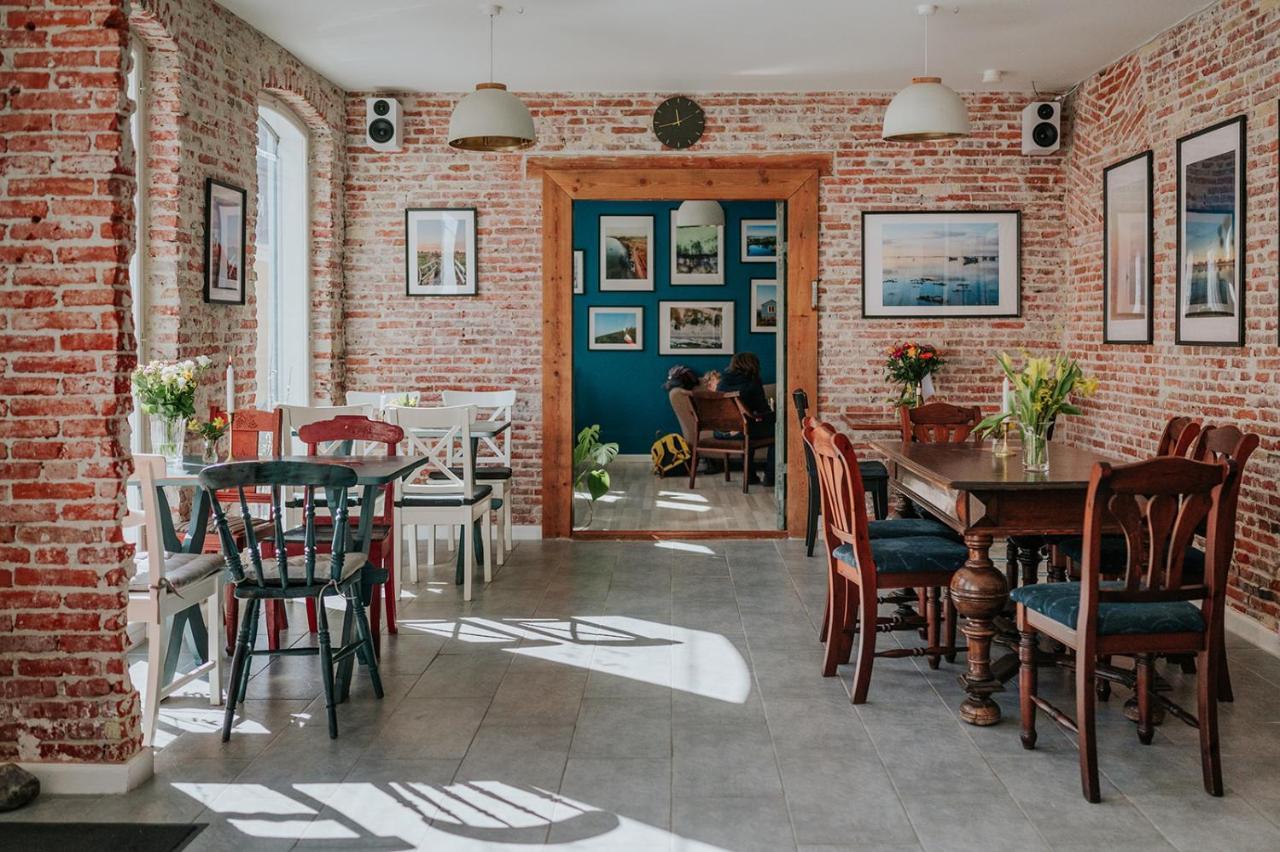 Kefs Guesthouse & Cafe Эрёскёбинг Экстерьер фото