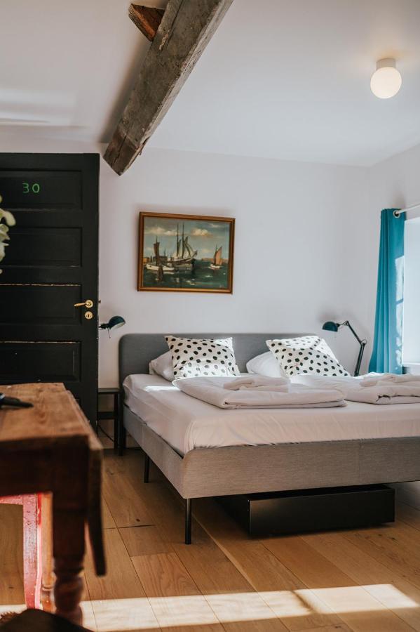 Kefs Guesthouse & Cafe Эрёскёбинг Экстерьер фото
