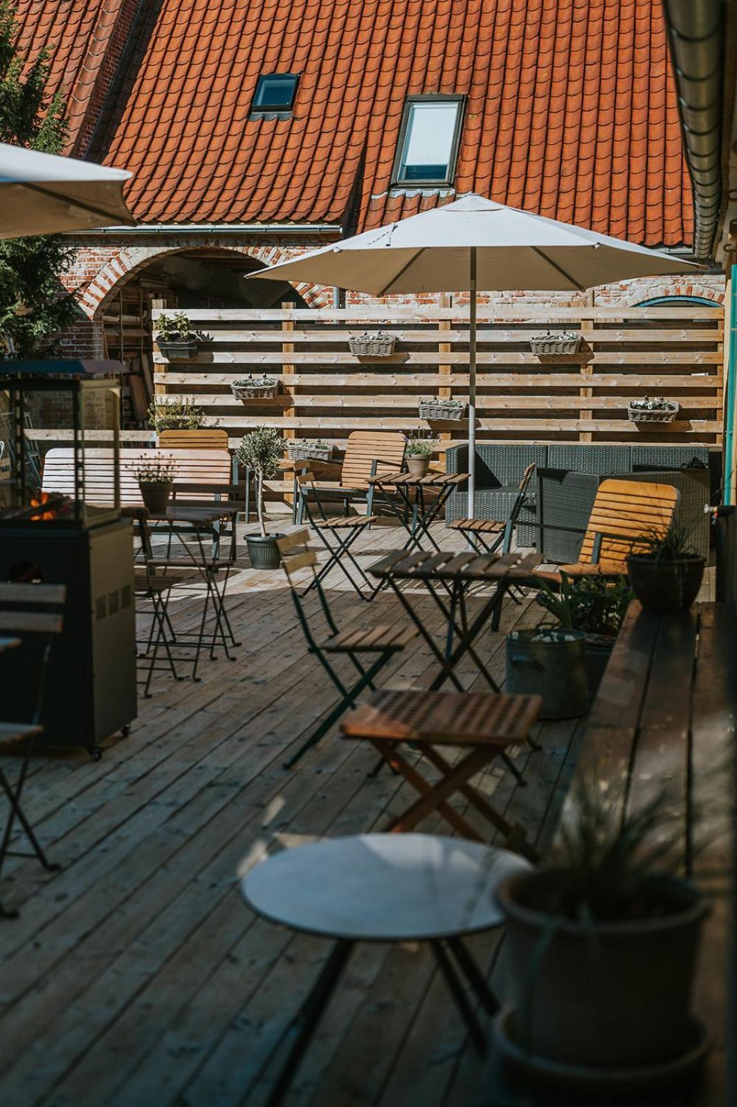 Kefs Guesthouse & Cafe Эрёскёбинг Экстерьер фото
